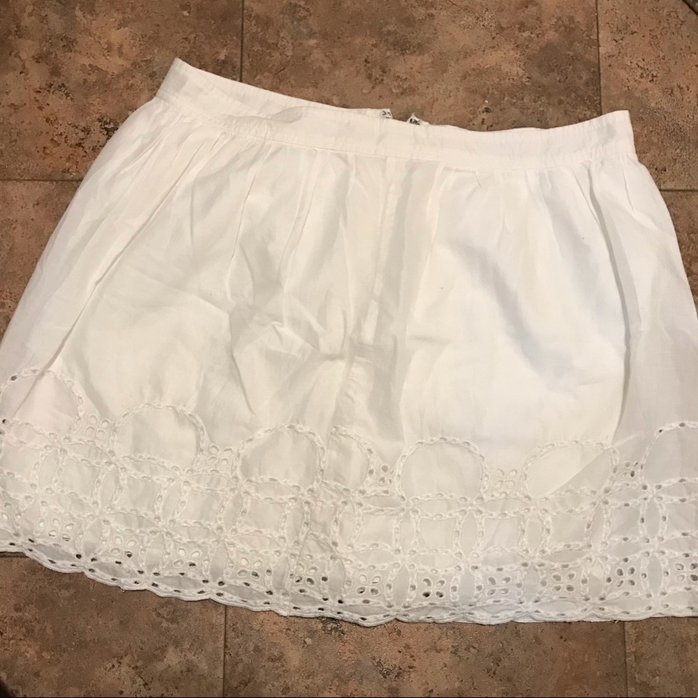 Women’s white linen skirt